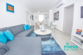 New Private Luxury Condo Steps to beach Pool view